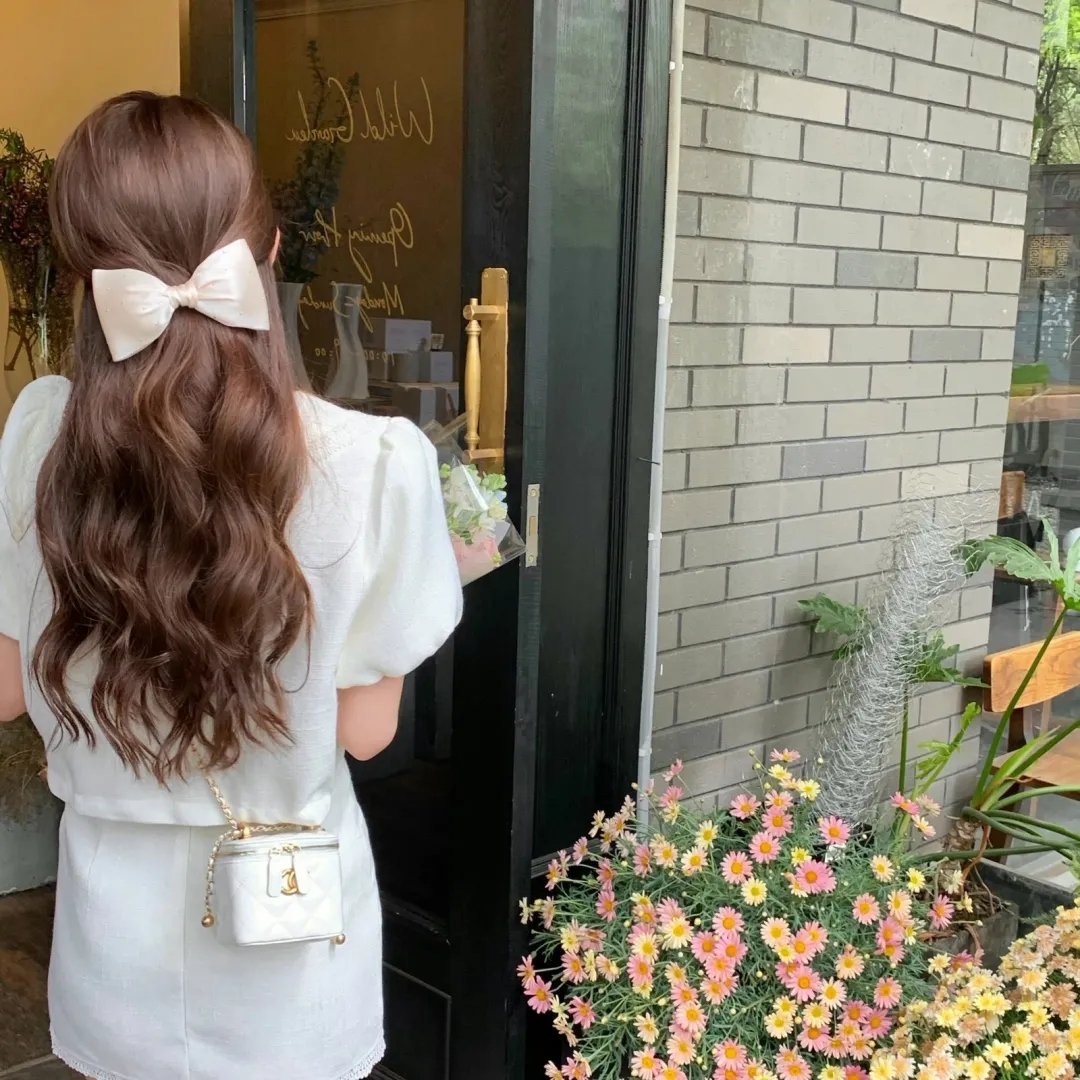 春色无遮入眼廉